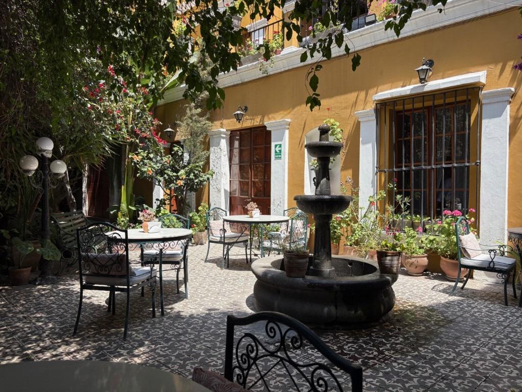 One of the many courtyards in the centre of Arequipa (2025)