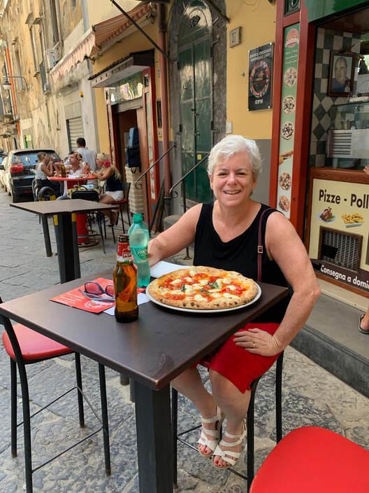 Tema at Pizzaria Nennella, Naples, Italy